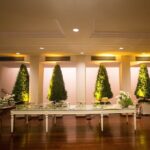 Mesa Aparadora Patina com Vidro