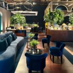 Poltrona Mignon Veludo Molhado Azul Itapuã