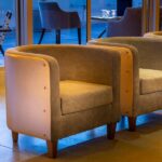 Poltrona PAT Veludo Andorra Cinza com Encosto Cobre