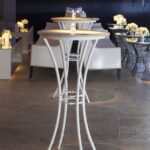 Bistrô Alto Base Bambu Branca com Tampo Espelho Friso Dourado