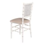 Cadeira Pandoro Off White com Assento Linho Fendi Claro