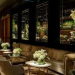 Mesa Dubai Centro Ouro com Tampo Mármore Bege - Pequena