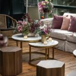 Mesa Dubai Centro Ouro com Tampo Mármore Branco - Pequena