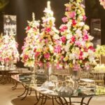 Mesa Grand Palais Oval Espelho Bisotê com Base Bambu Dourada