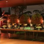 Tampo Quadrado Madeira com Base Trapézio Ferro Envelhecido