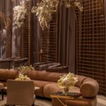 Mesa Chapelle Dourada Lateral com Vidro Fumê