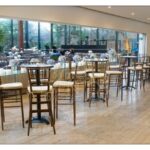 Bistrô Alto Base Preta com Tampo Madeira