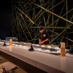 Balcão Esteira Giratória I com Bancada em Granito Preto