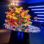 Mesa Design Oval com Base Preta e Tampo Carvalho Americano Preto