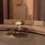 Mesa Dubai Centro Ouro com Tampo Mármore Preto - Grande