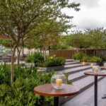 Bistrô Alto Base Preta com Tampo Madeira