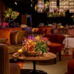 Mesa Saarinen Centro Preta com Tampo Madeira