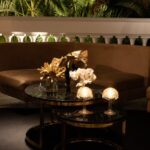 Mesa Dubai Centro Ouro com Tampo Mármore Preto - Grande