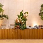 Balcão Madeira Ripada com Tampo Acrílico